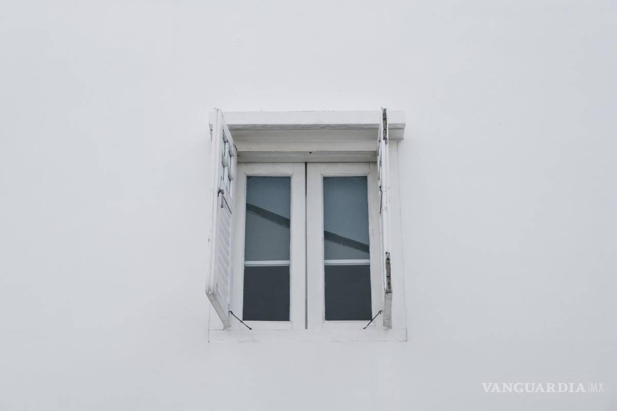 Café Montaigne 323: Somos coleccionistas, de campanas, fracasos y hasta ventanas