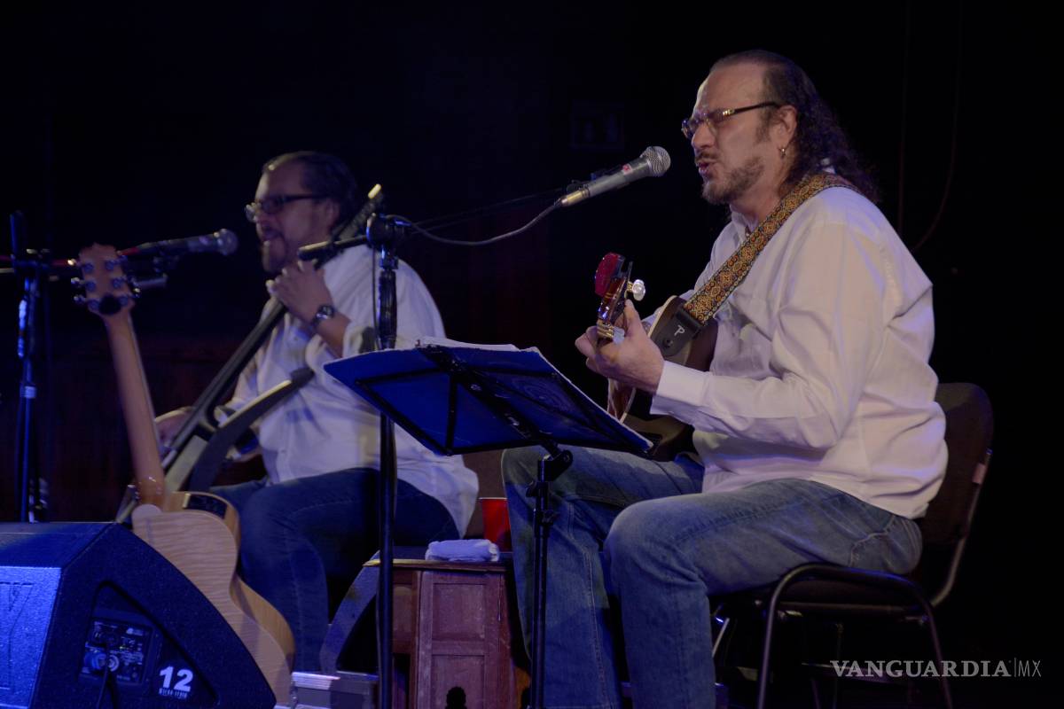 Regala Delgadillo noche de trova