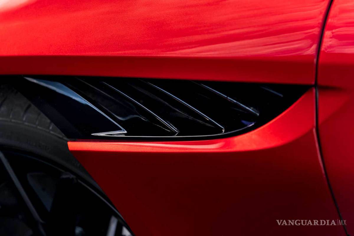$!Aston Martin DBS Superleggera, un Gran Turismo muy rápido y muy elegante