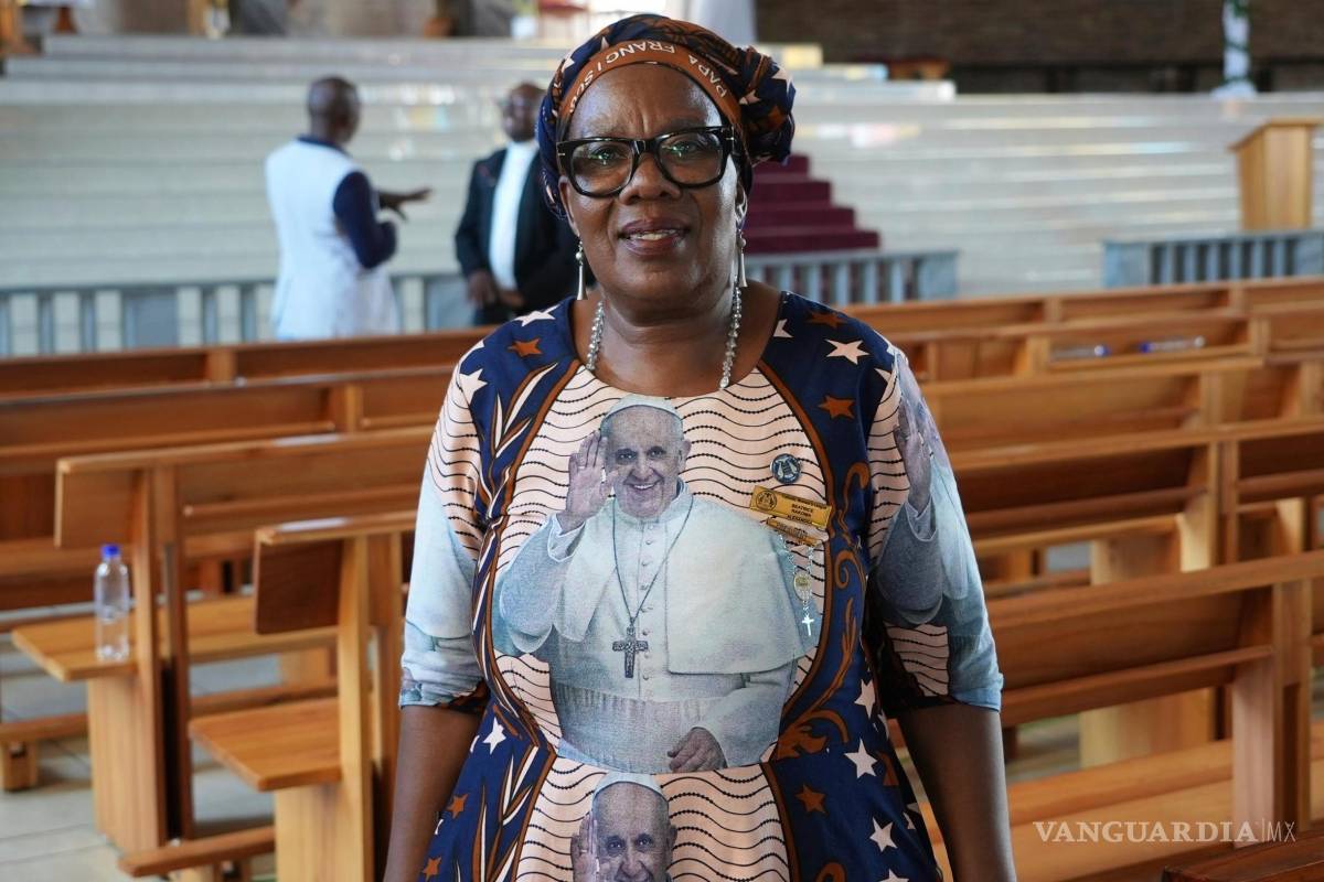 $!”El nuevo papa debe tomar el relevo del papa Francisco, liderar el camino y seguir sus pasos”, manifestó Beatrice Rakoma