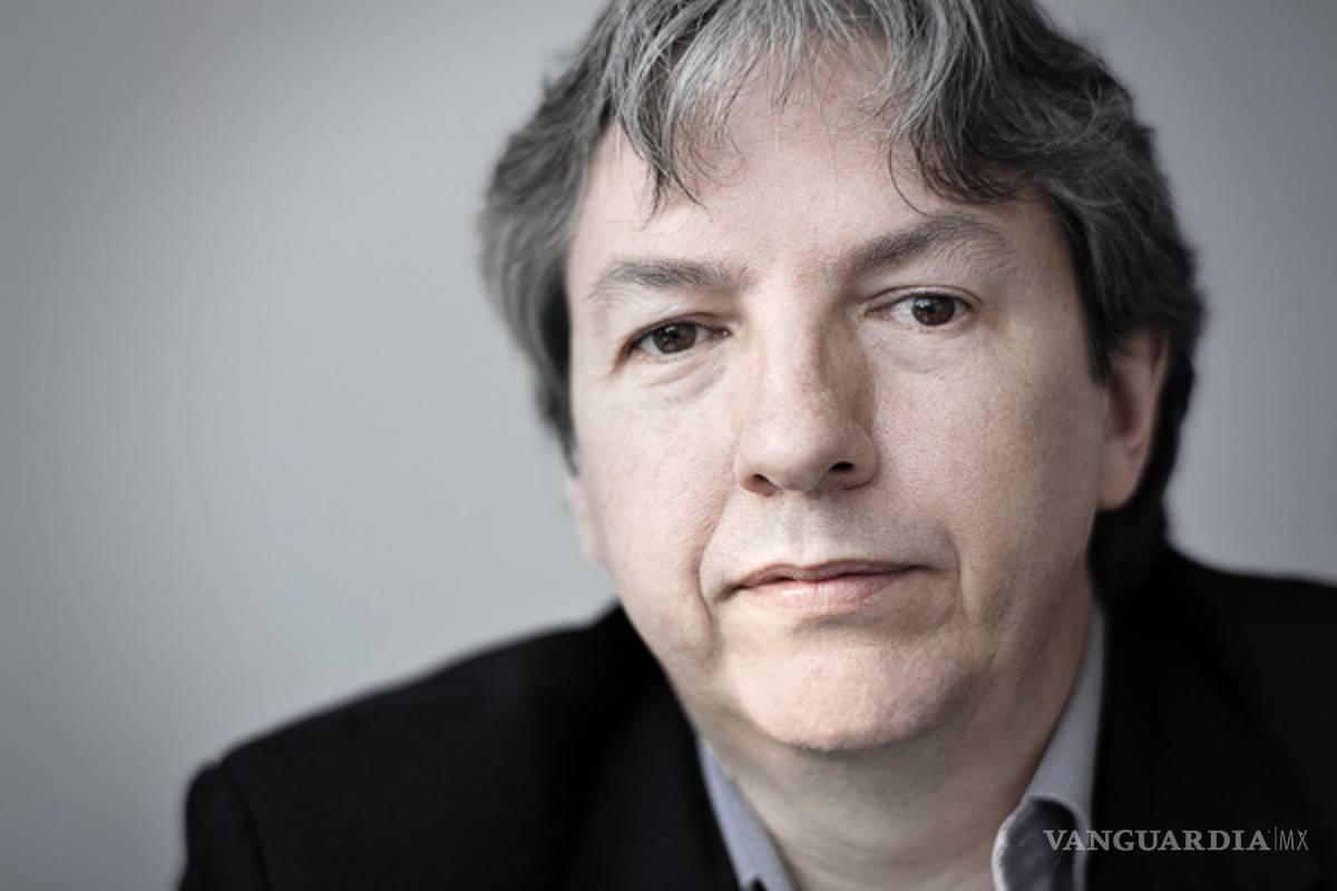 “Reedita” David Toscana la biblia