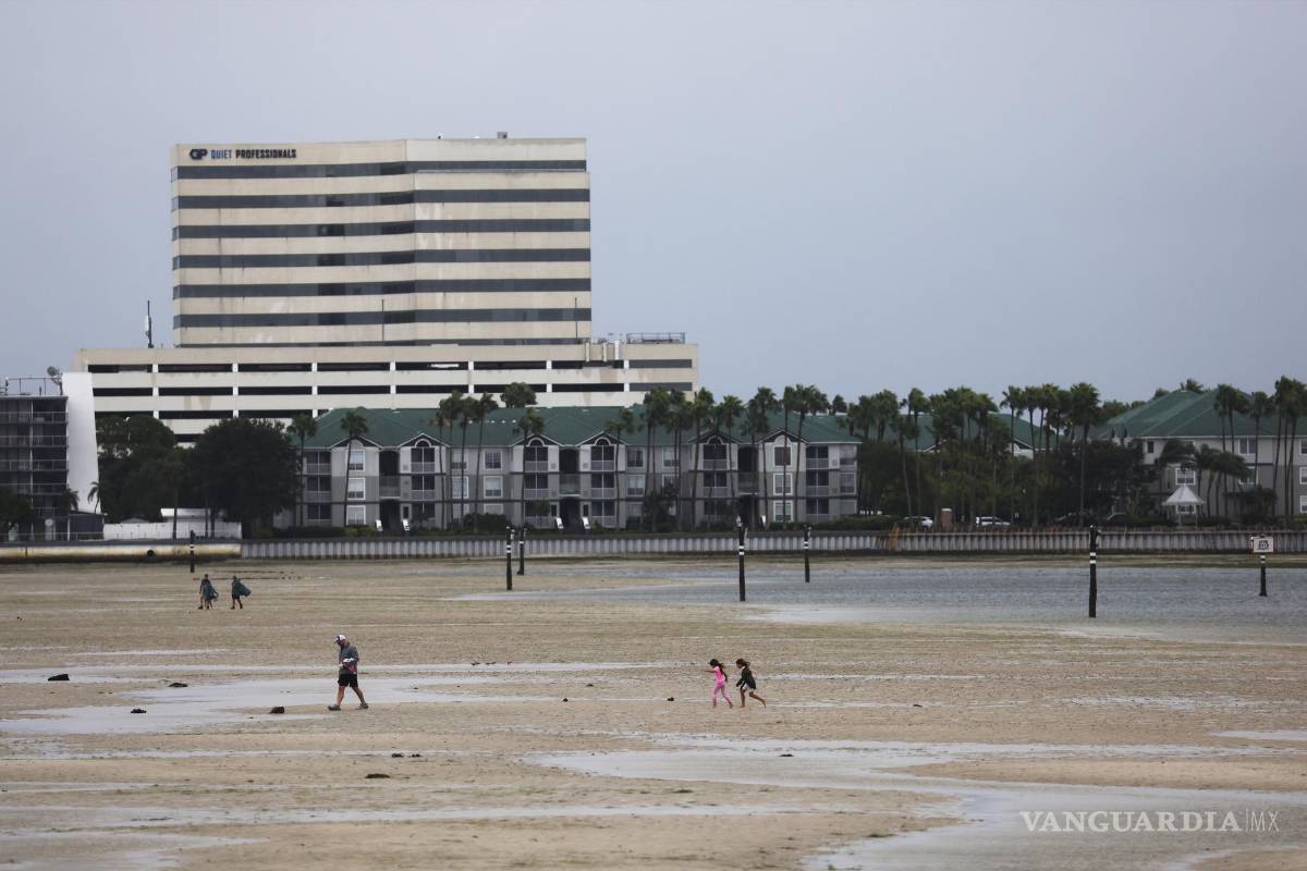 Así retrocedido el mar en la Bahía de Tampa, Florida por Huracán Ian