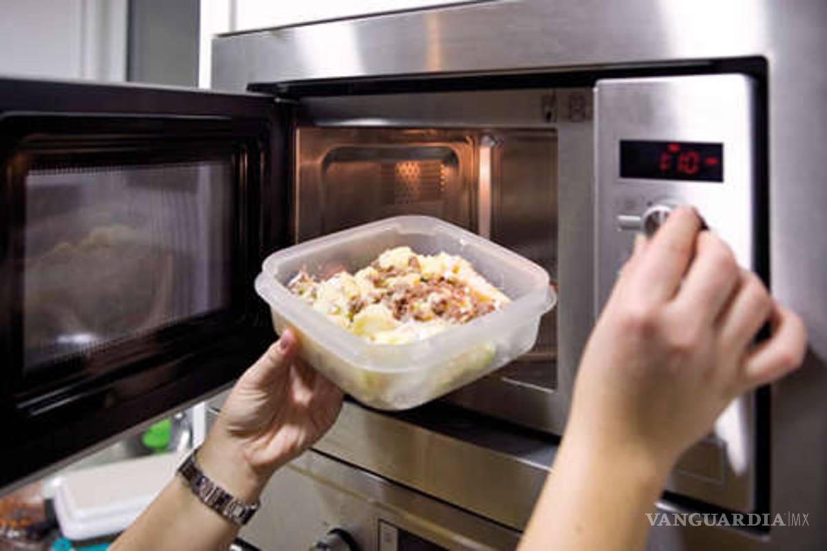 ¿Calientas tu comida en un tupper?, eso aumenta tu obesidad