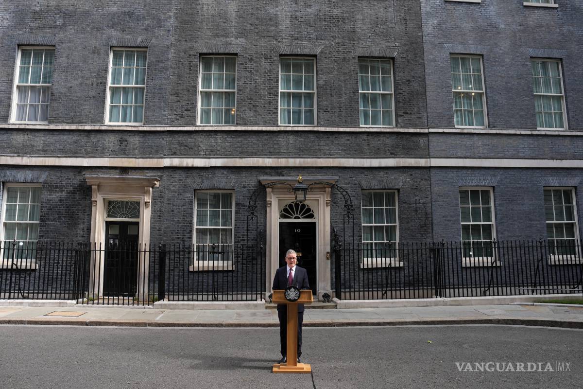 $!Downing Street es una calle de Londres que alberga las residencias oficiales del primer ministro del Reino Unido y del canciller de la Hacienda.