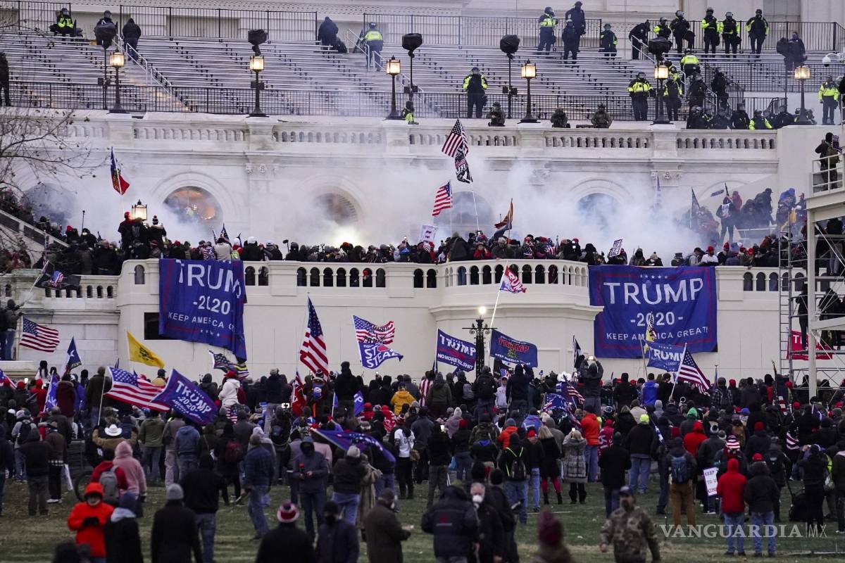 Condenan a hijo de conocido activista de EU por asalto al Capitolio