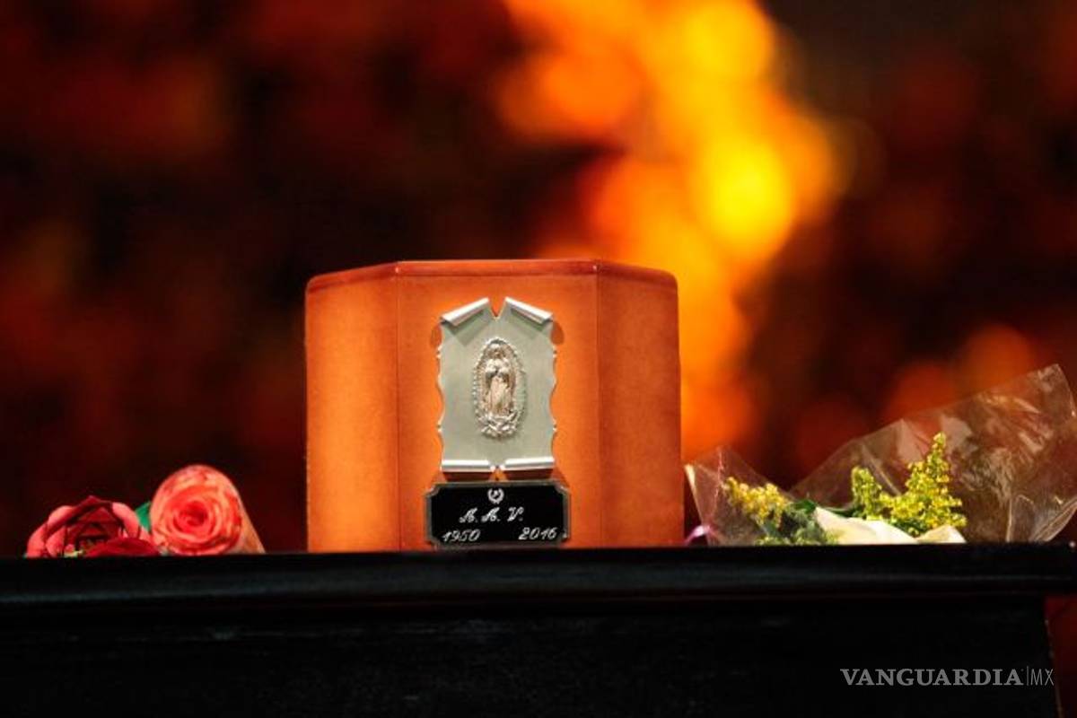 Homenaje a Juan Gabriel en Bellas Artes se hizo con urna sin cenizas, trasciende