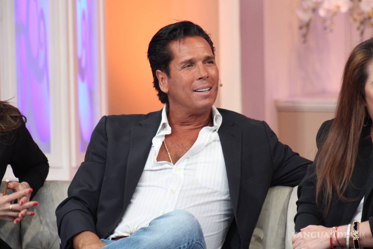 Palazuelos es víctima de memes tras episodio en serie de Luis Miguel