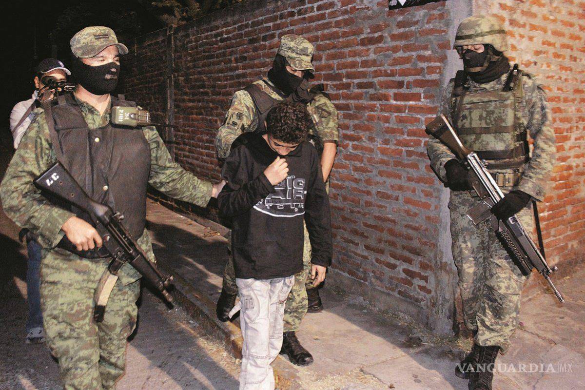 $!El ‘Ponchis’, quien contaba con tan sólo 14 años de edad cuando fue detenido, era perseguido por las autoridades acusado de pertenecer al Cártel del Pacífico Sur.