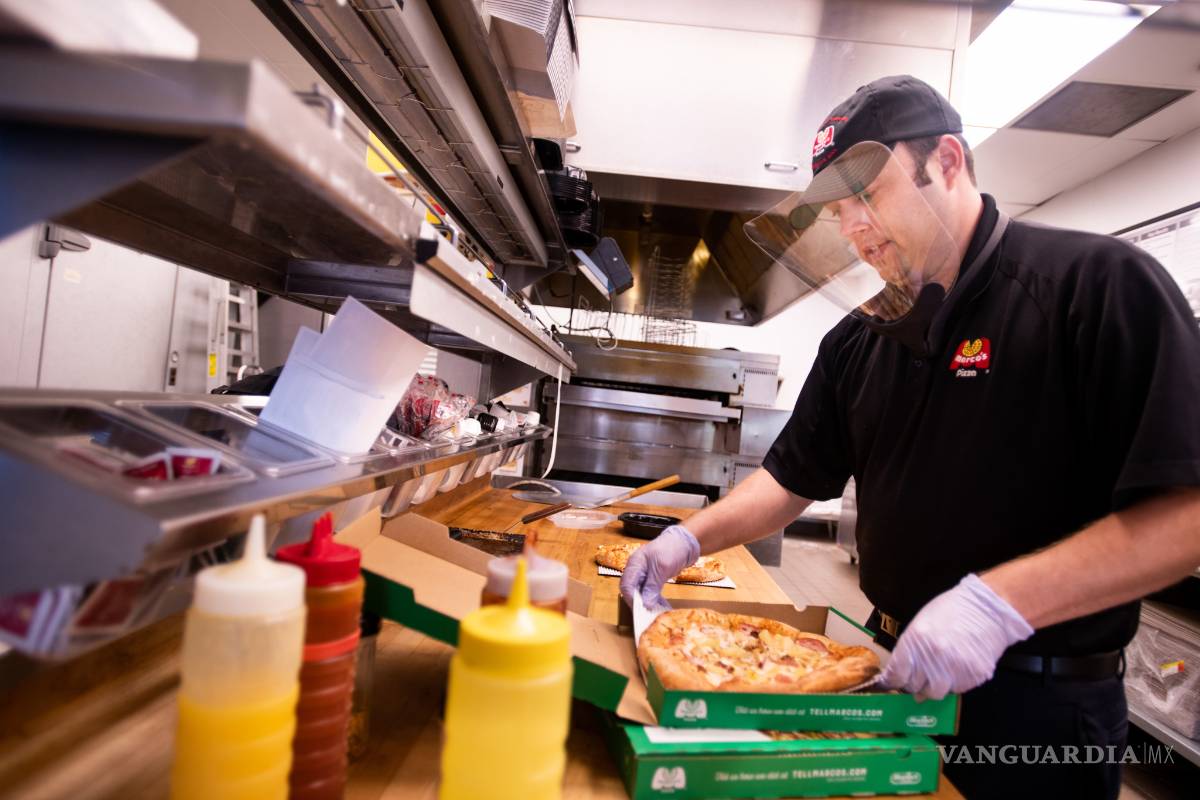 $!El nuevo rostro de la industria restaurantera usa cubrebocas