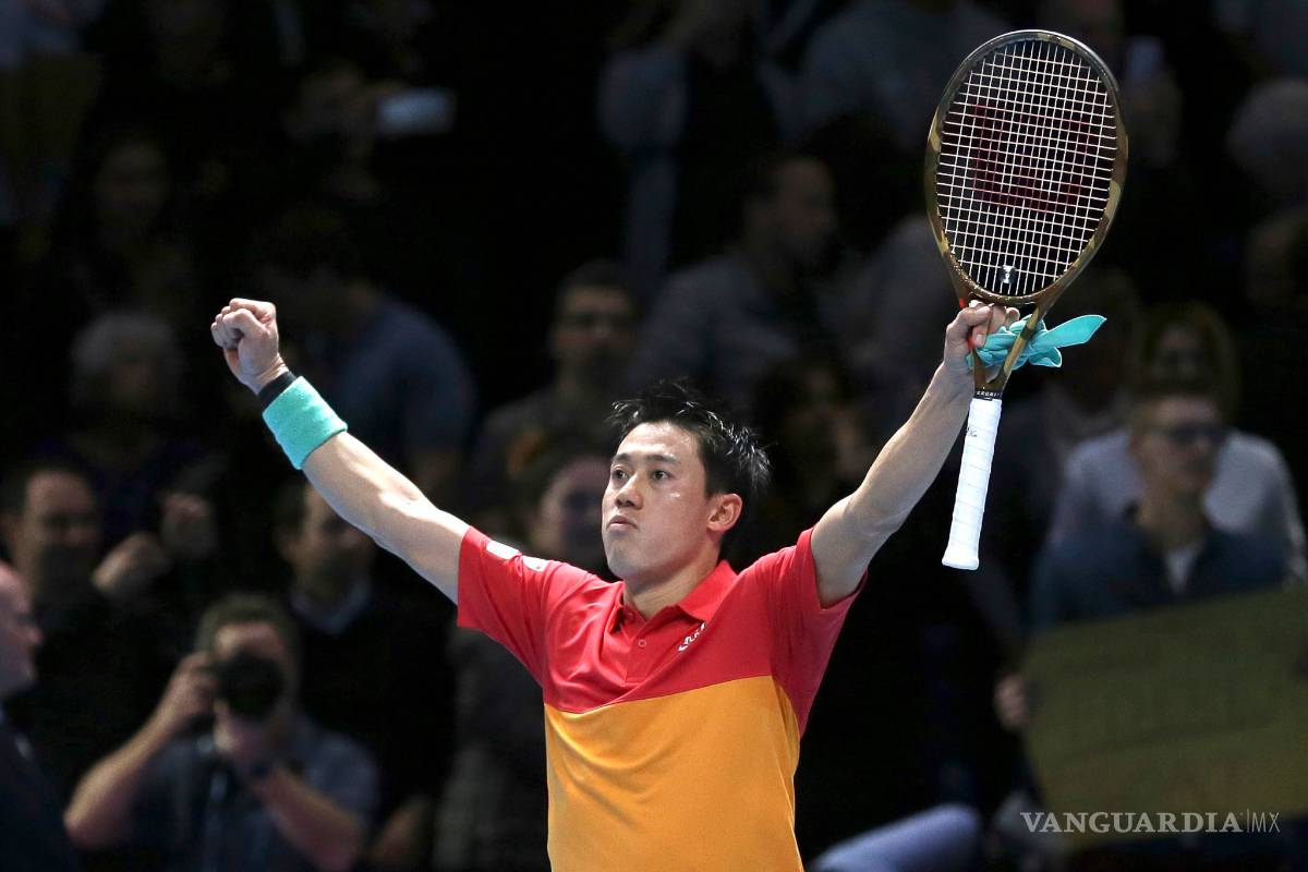 $!Nishikori sorprende a Federer y lo vence en el debut del suizo dentro de la Copa Masters