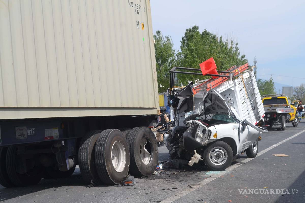 Suman 6 muertos tras accidente en la carretera 57; dos murieron en Saltillo