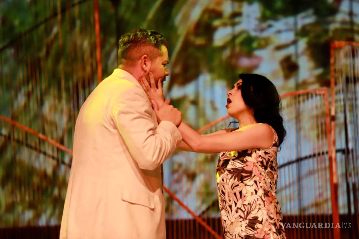 $!Una espectacular actuación tuvieron la Orquesta Filarmónica del Desierto, solistas y coro de la Compañía de Ópera de Saltillo.