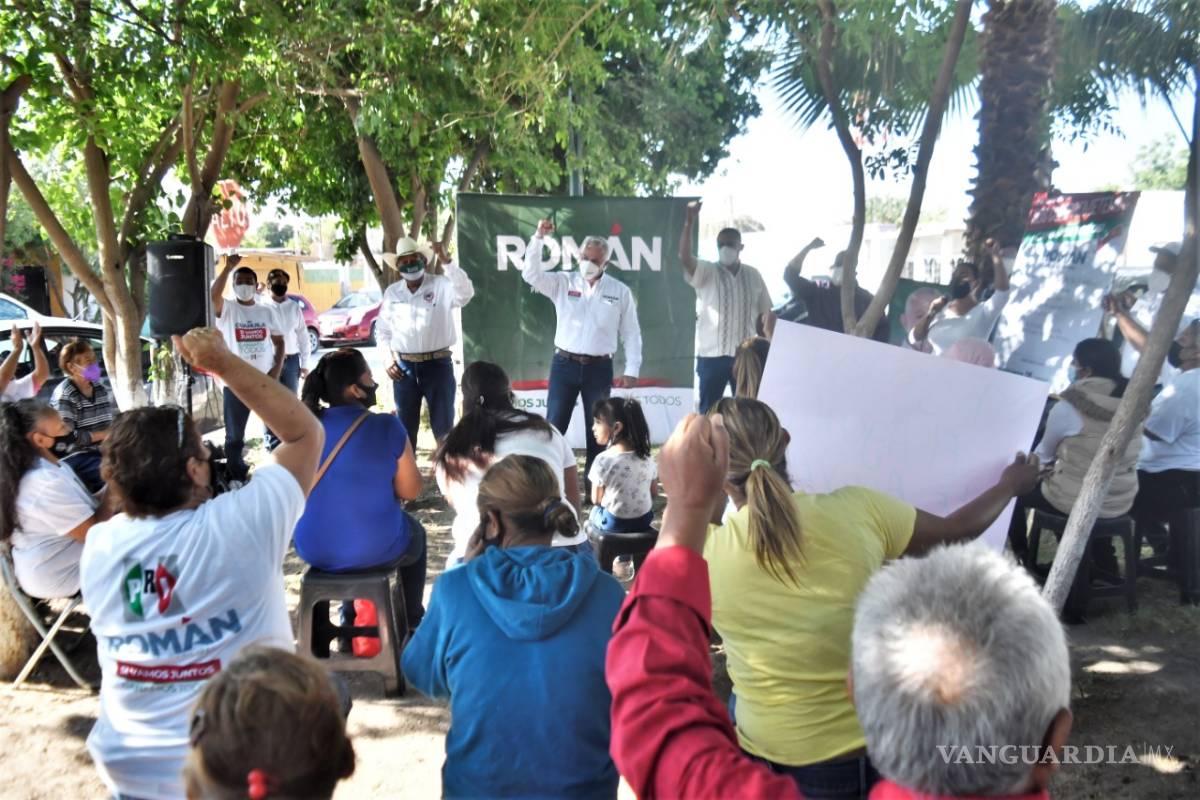 Román Alberto se compromete a revisar el costo del predial y las tarifas de agua potable en Torreón