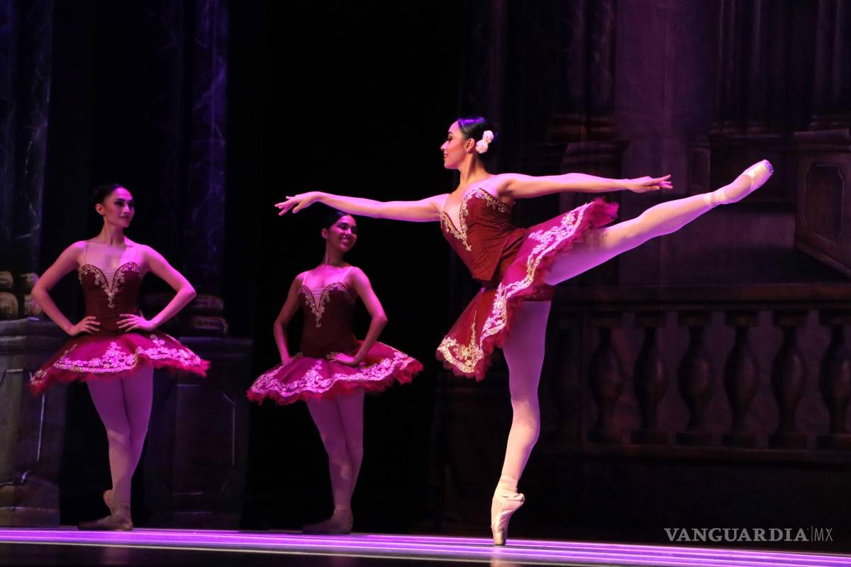 $!Gala Internacional de Ballet deslumbra en el principal escenario de Saltillo