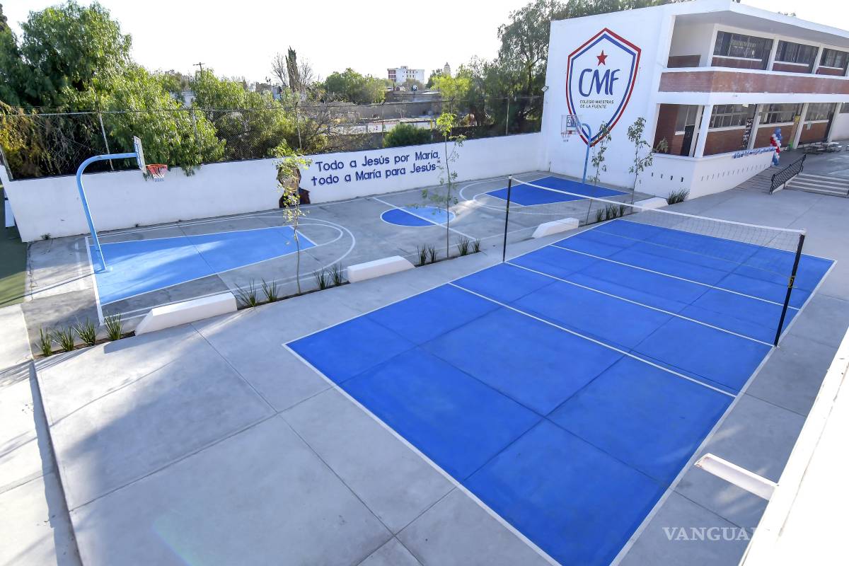 $!Remodelación de canchas de voleibol y basquetbol.