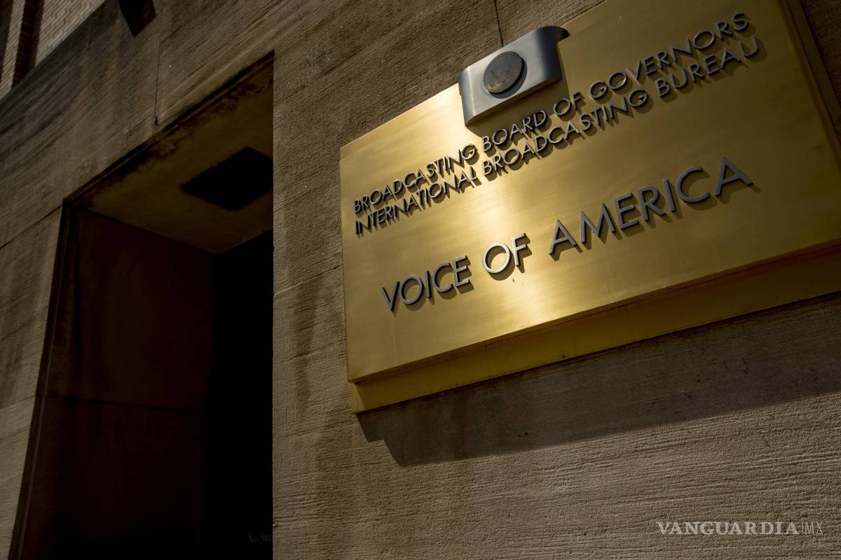 $!La administración de Trump ha buscado desmantelar Voice of America, un servicio de noticias internacional financiado por el gobierno.