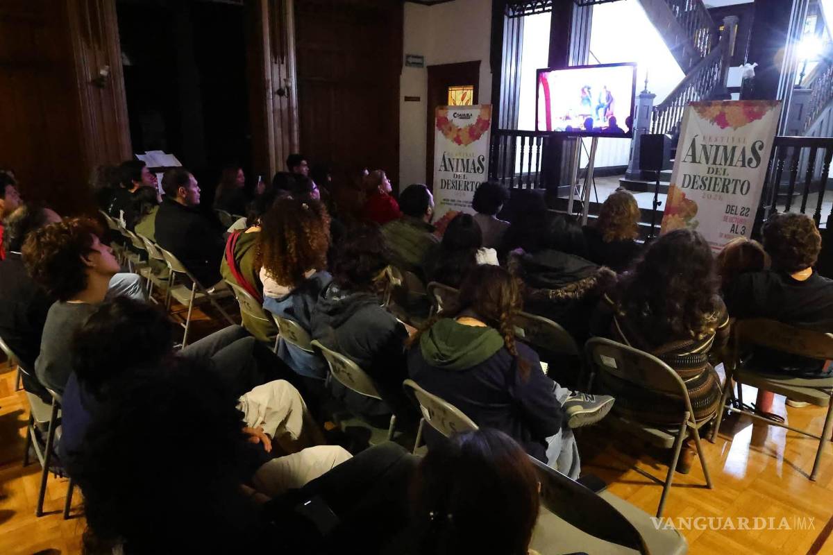 $!Charlan sobre casos históricos de brujería y fantasmas en Saltillo en el Festival Ánimas del Desierto