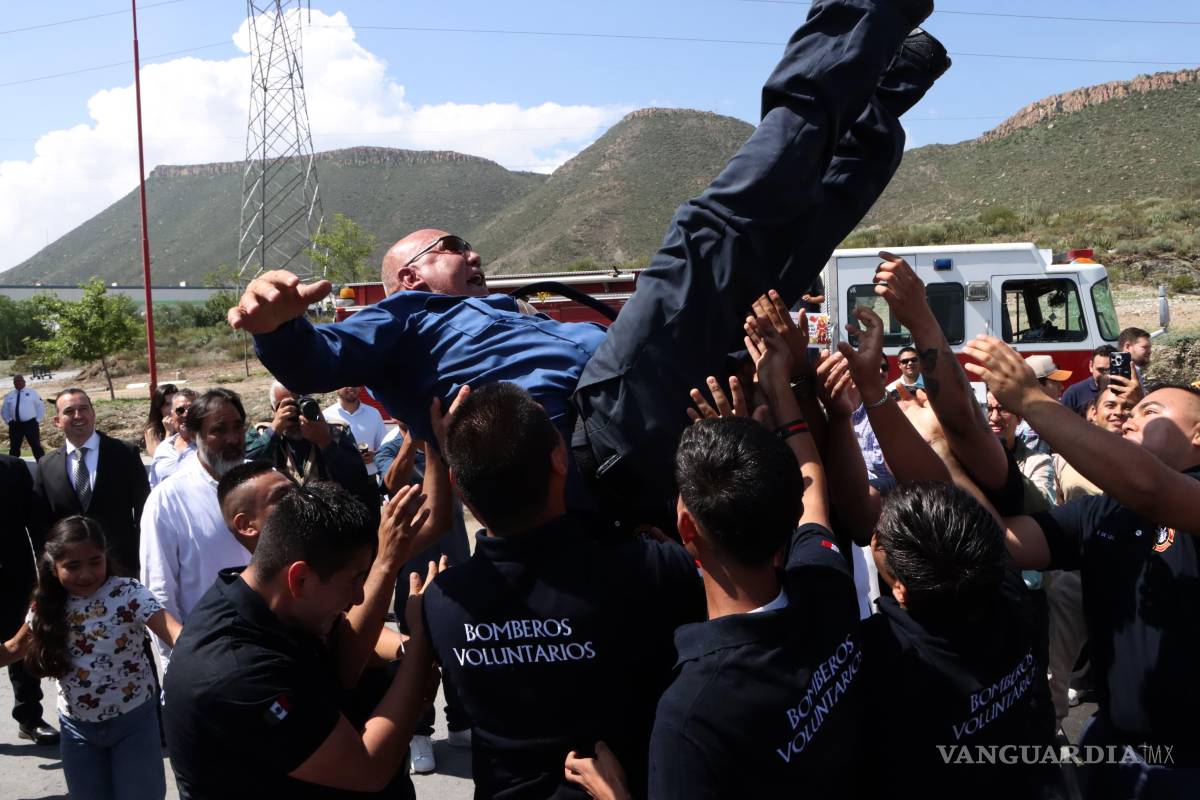 $!La ceremonia fue también antesala de la entrega de la Presea Saltillo 2025, que se otorgará oficialmente al cuerpo de bomberos el próximo 25 de julio.