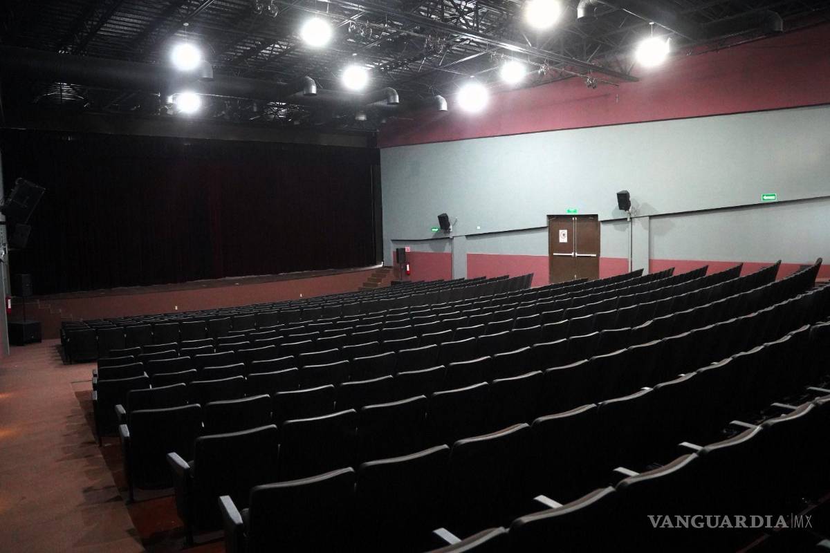 $!La alta demanda del teatro ha llevado a programar hasta tres ceremonias de graduación diarias durante la temporada escolar.