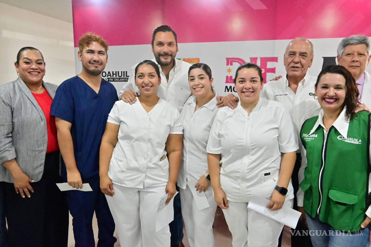 $!El Alcalde entregó estímulos a personal de enfermería de la Secretaría de Salud como reconocimiento a su labor.