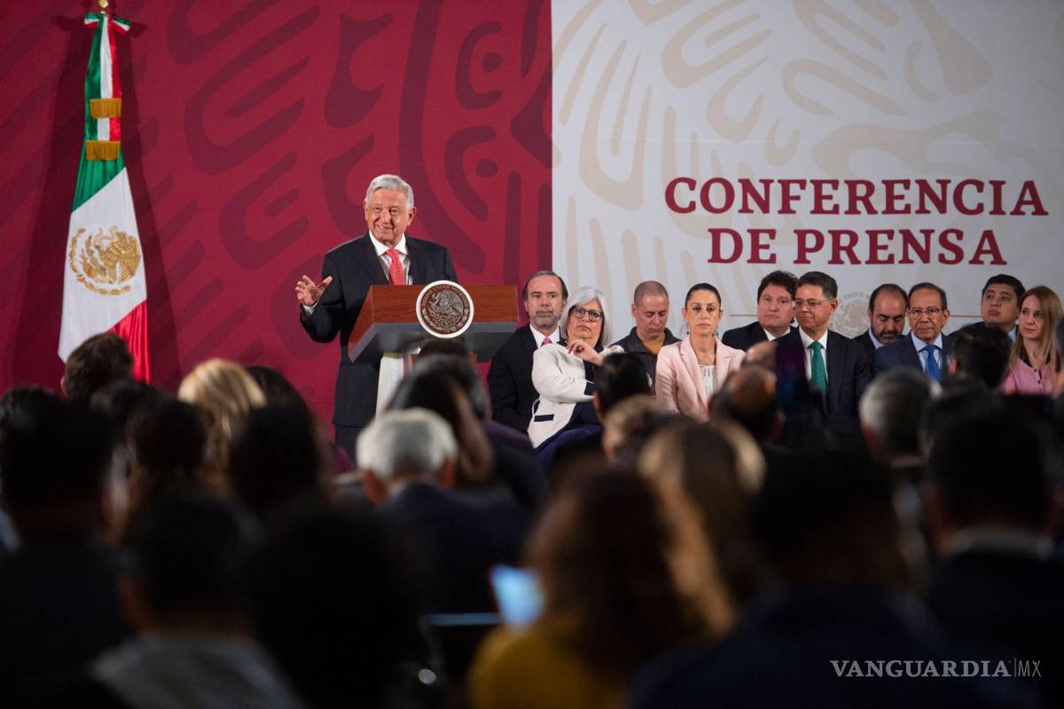 Cuestionan a AMLO si es feminista: "me considero humanista", responde