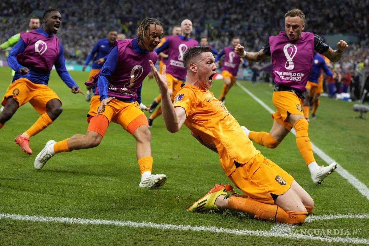 $!Wout Weghorst celebrando el tanto de la igualada ante Argentina.