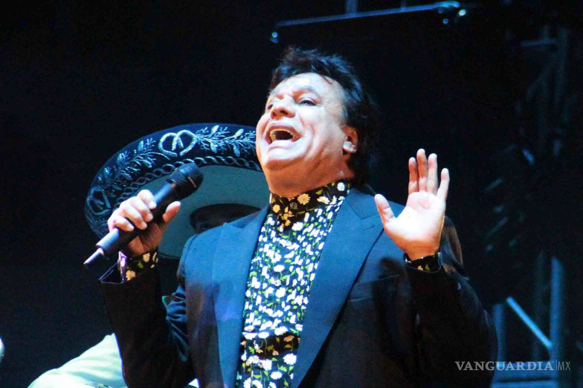 Discos de Juan Gabriel agotados en Saltillo