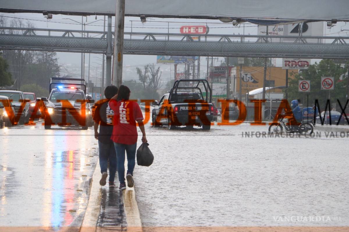 $!Reabren vialidades que fueron cerradas por lluvias en Saltillo; sorprenden inundaciones a la ciudad