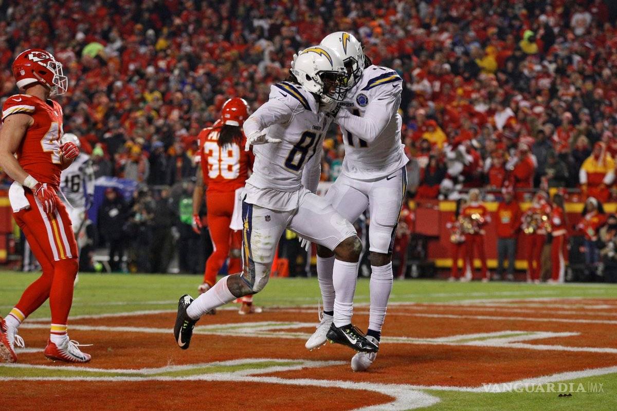 $!¡Electrocutados! Los Chiefs reciben una descarga de último minuto y los Chargers ganan en el TNF con una conversión