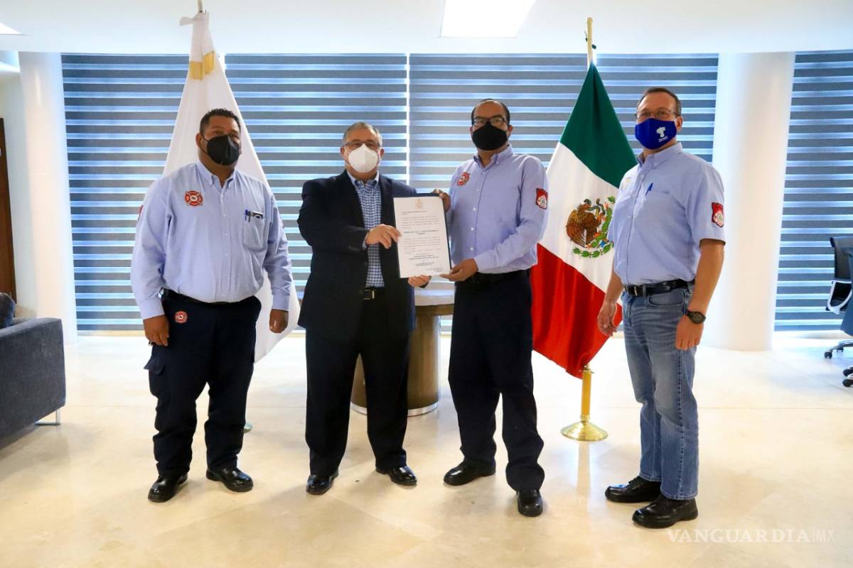 Alcalde de Torreón otorga nombramiento al nuevo Comandante de Bomberos