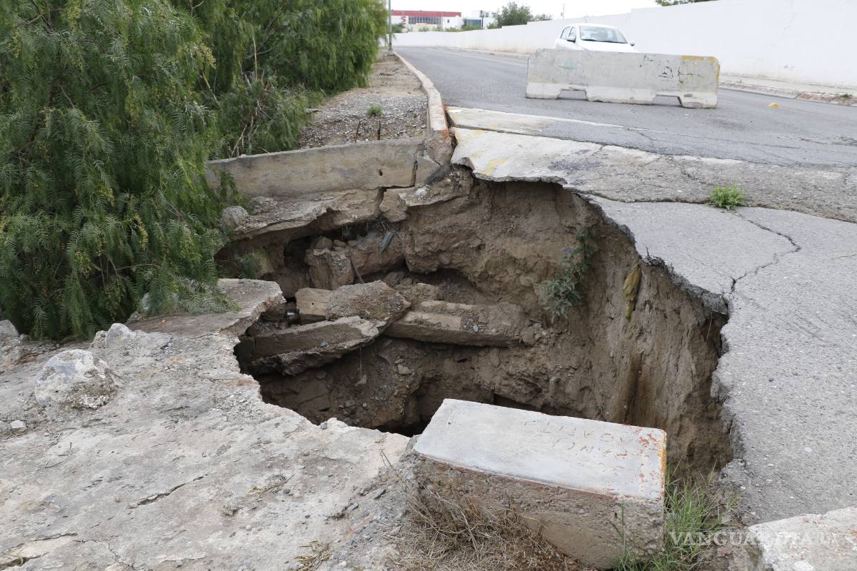 $!Crecen socavones cerca de UVM en Saltillo