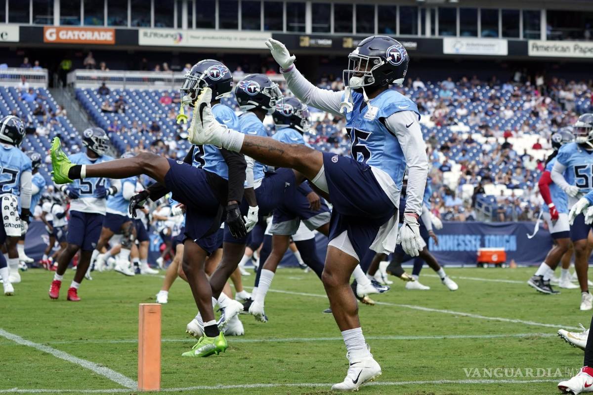 Titans suma dos entrenadores en lista de COVID; regresa Uckerman contra Bears