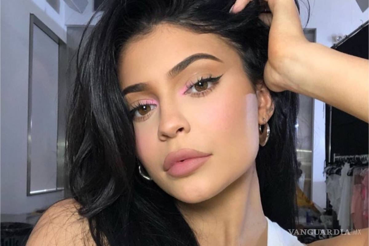 ¡Nos mintió! Kylie Jenner no es multimillonaria y Forbes la desenmascaró