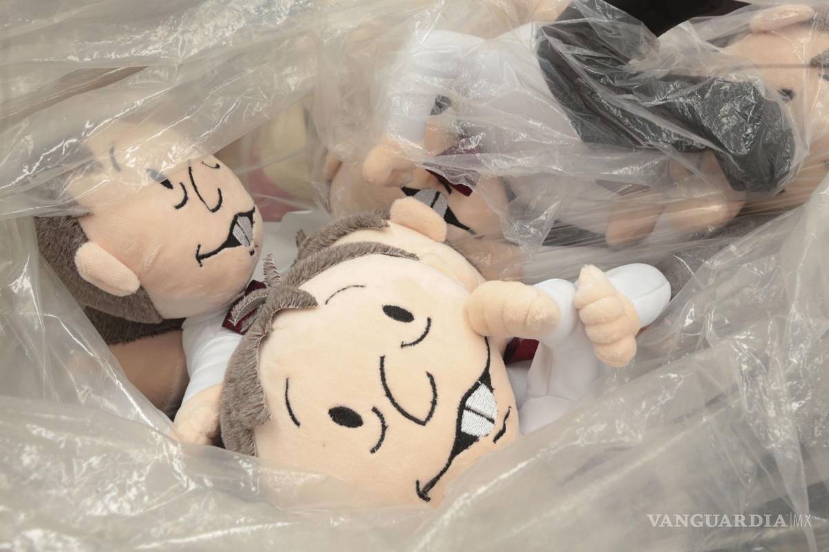 Abren investigación a Morena por vender ‘amlitos’ y ‘delfinitas’