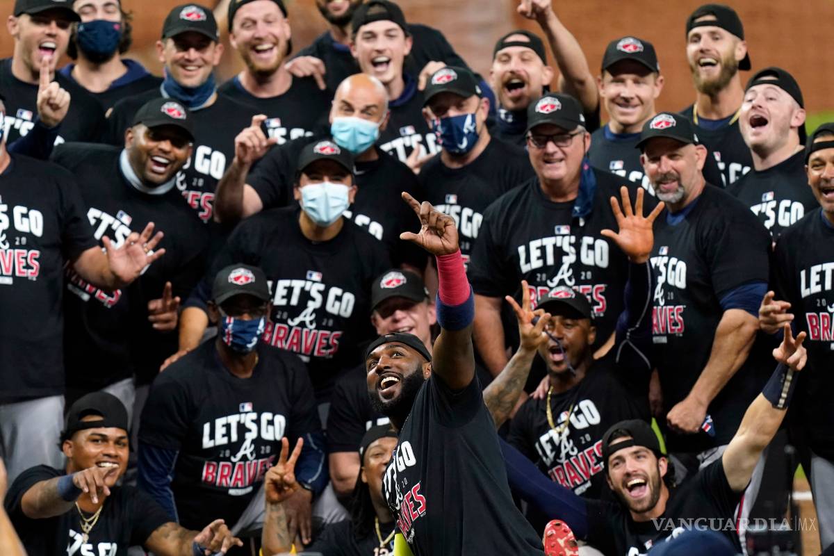 Bravos sacan la escoba y barren en la serie a los Marlins