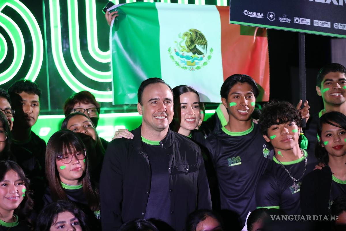 $!Autoridades estatales y municipales acompañaron la inauguración del programa que recorrerá las regiones de Coahuila con ocho encuentros juveniles.