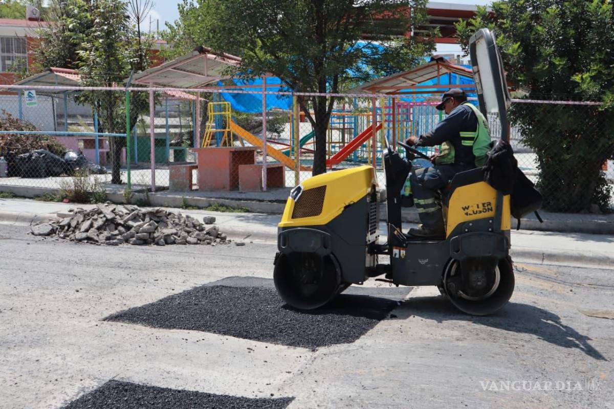 Refuerzan bacheo en Lomas del Refugio tras lluvias recientes en Saltillo