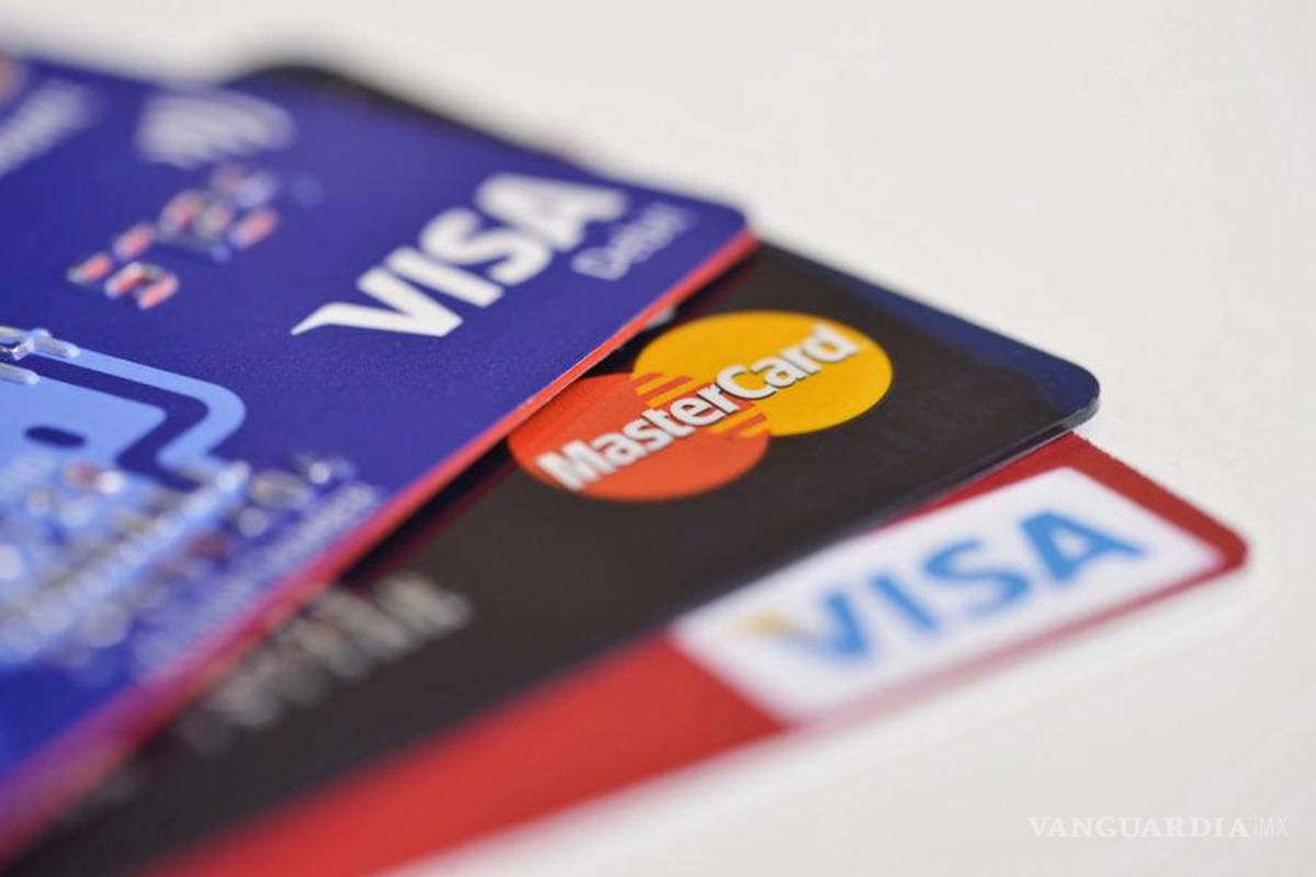 Visa y Mastercard subirán comisiones de tarjetas de crédito, reporta el WSJ