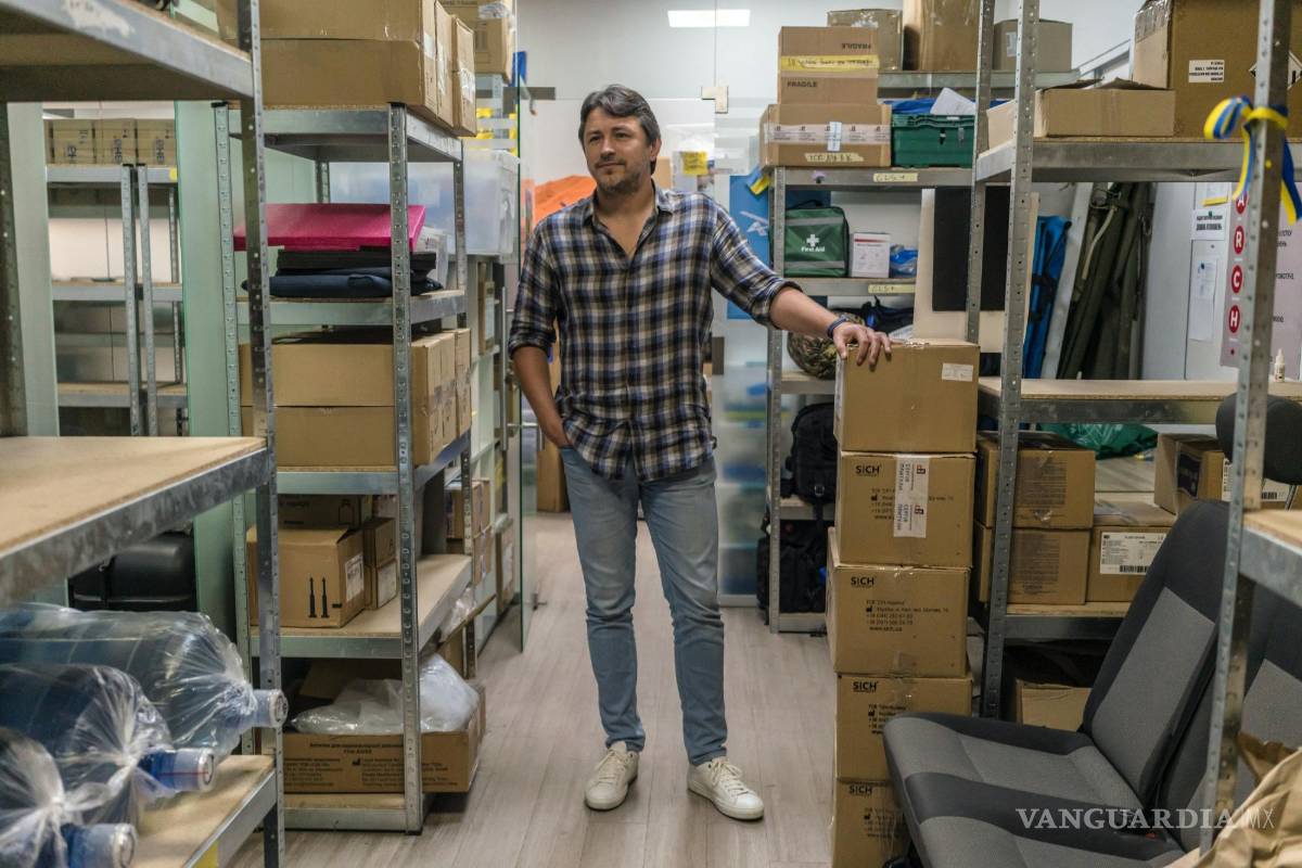 $!Serhiy Prytula, que dirige una organización benéfica en apoyo del esfuerzo bélico, en las oficinas de su fundación en Kiev.