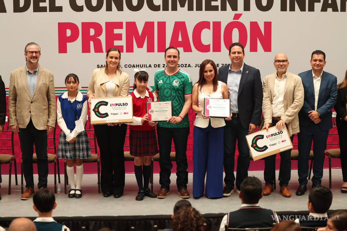 $!Las y los 22 ganadores de la Olimpiada del Conocimiento Infantil 2026 recibieron becas y laptops durante la ceremonia encabezada por el gobernador Manolo Jiménez Salinas.