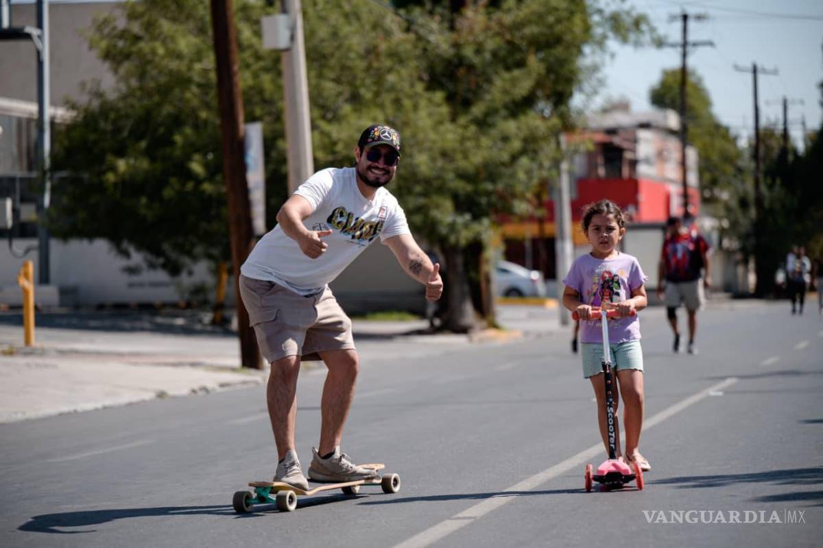 $!Familias saltillenses disfrutan del circuito dominical de la Ruta Recreativa, consolidada como punto de encuentro comunitario.