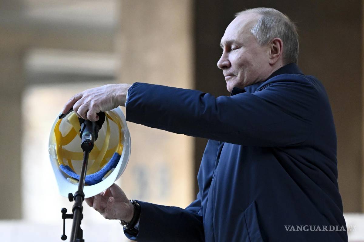 $!Reunido con sus altos funcionarios, Putin ordenó al ministro de Defensa y al jefe del Estado Mayor que pusieran a las fuerzas de disuasión nuclear en un “régimen especial de servicio de combate”.