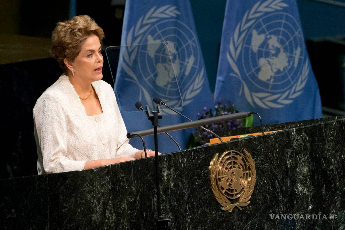 Rousseff advierte de que batallará contra una destitución “ilegal”
