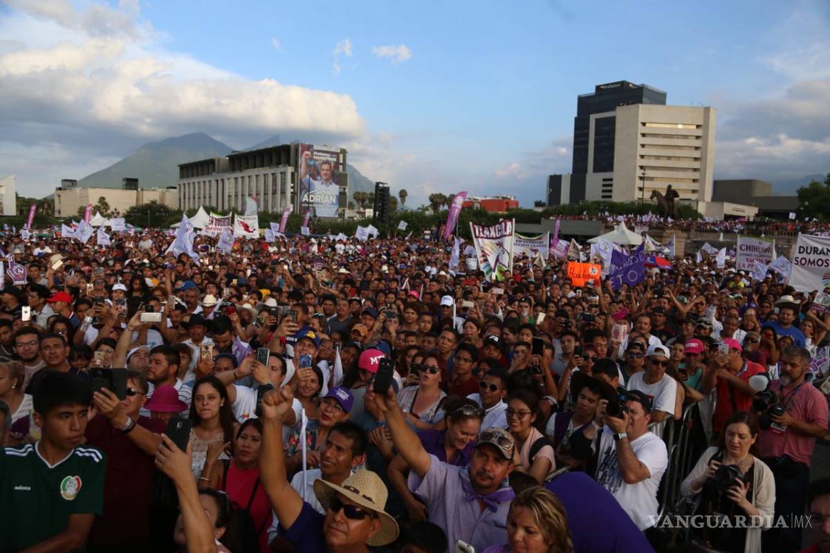 'El Bronco' cierra campaña en una Macroplaza llena; 'aquí están los de las credenciales falsas', afirma