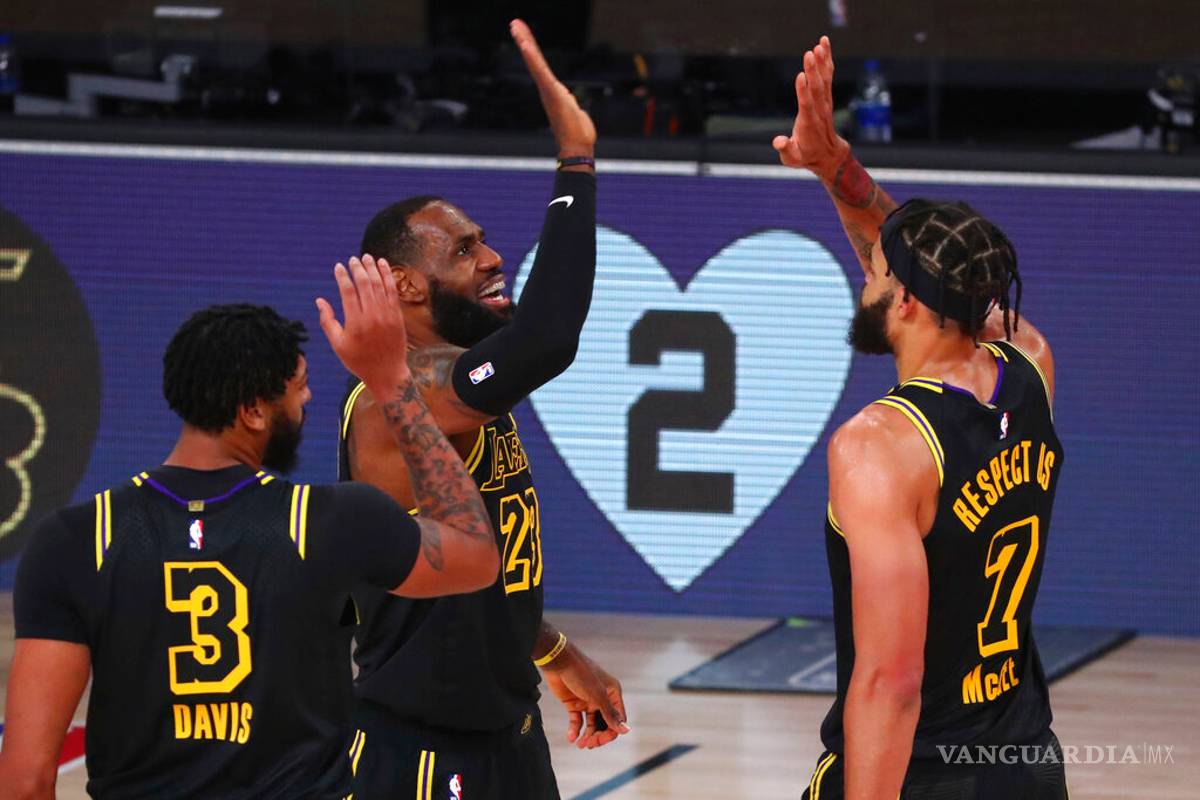 Lakers homenajean a Kobe Bryant con victoria