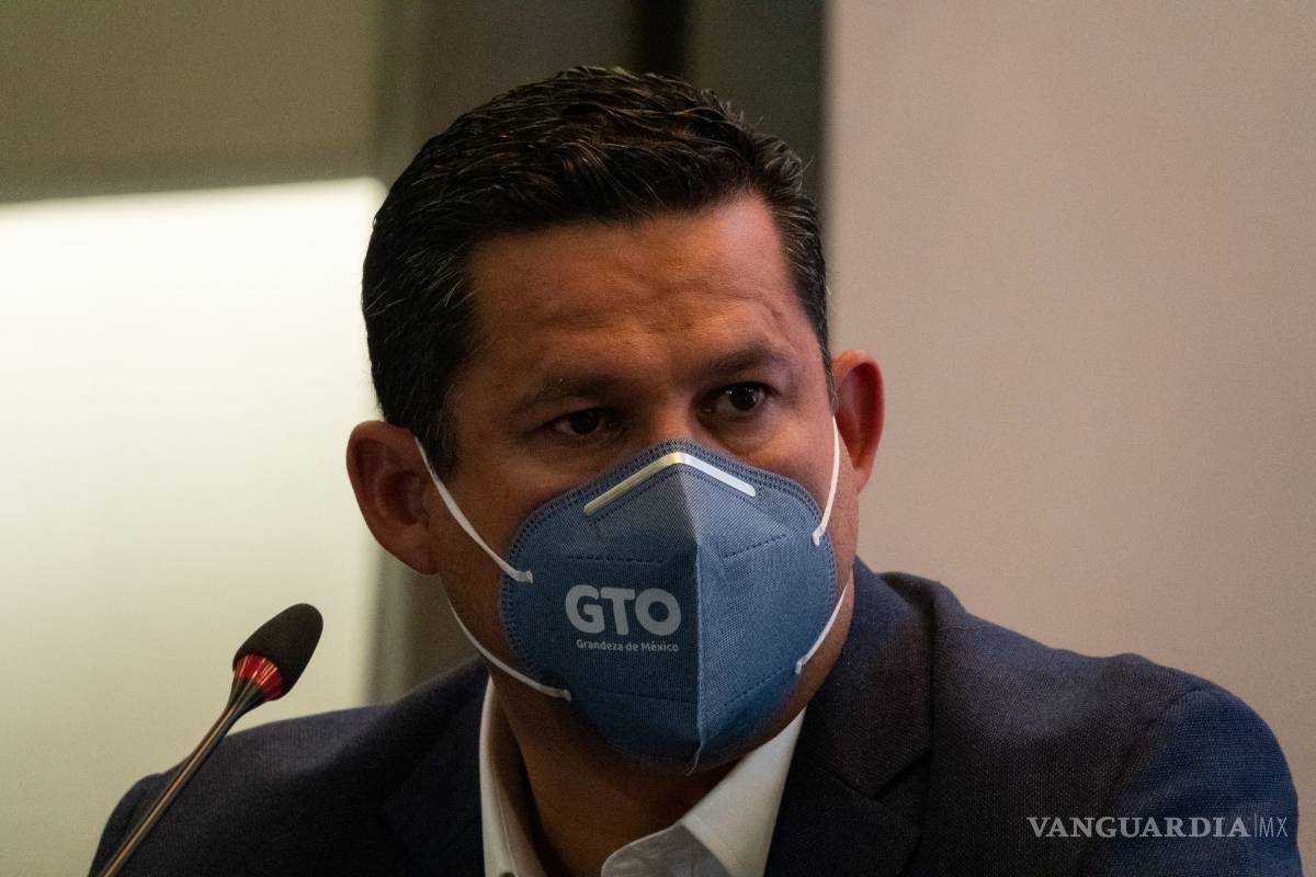 Hospitalizan a Diego Sinhue Rodríguez, gobernador de Guanajuato, por COVID-19