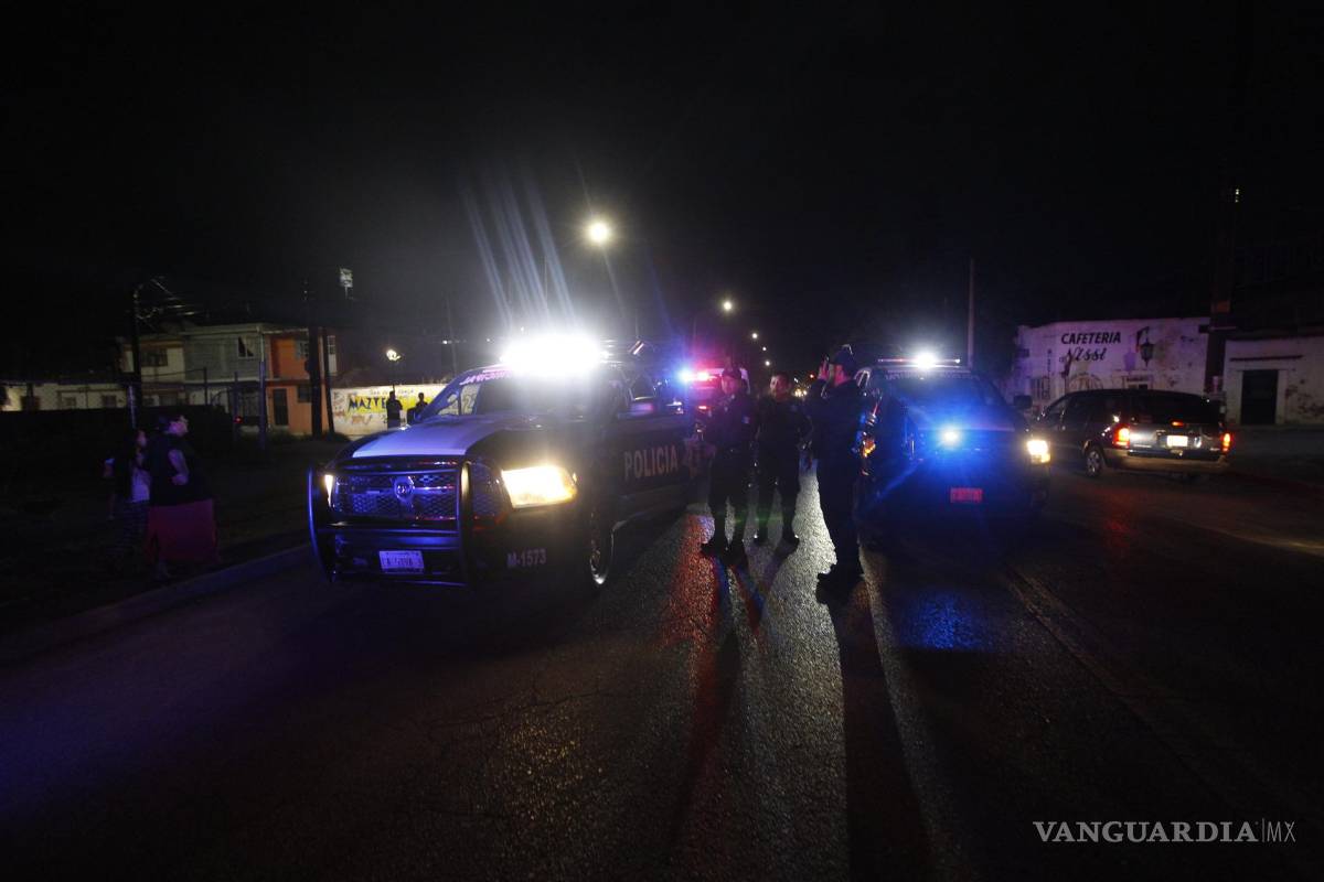 Jóvenes protagonizan riña en centro de Saltillo; policía detiene a 6 menores de edad