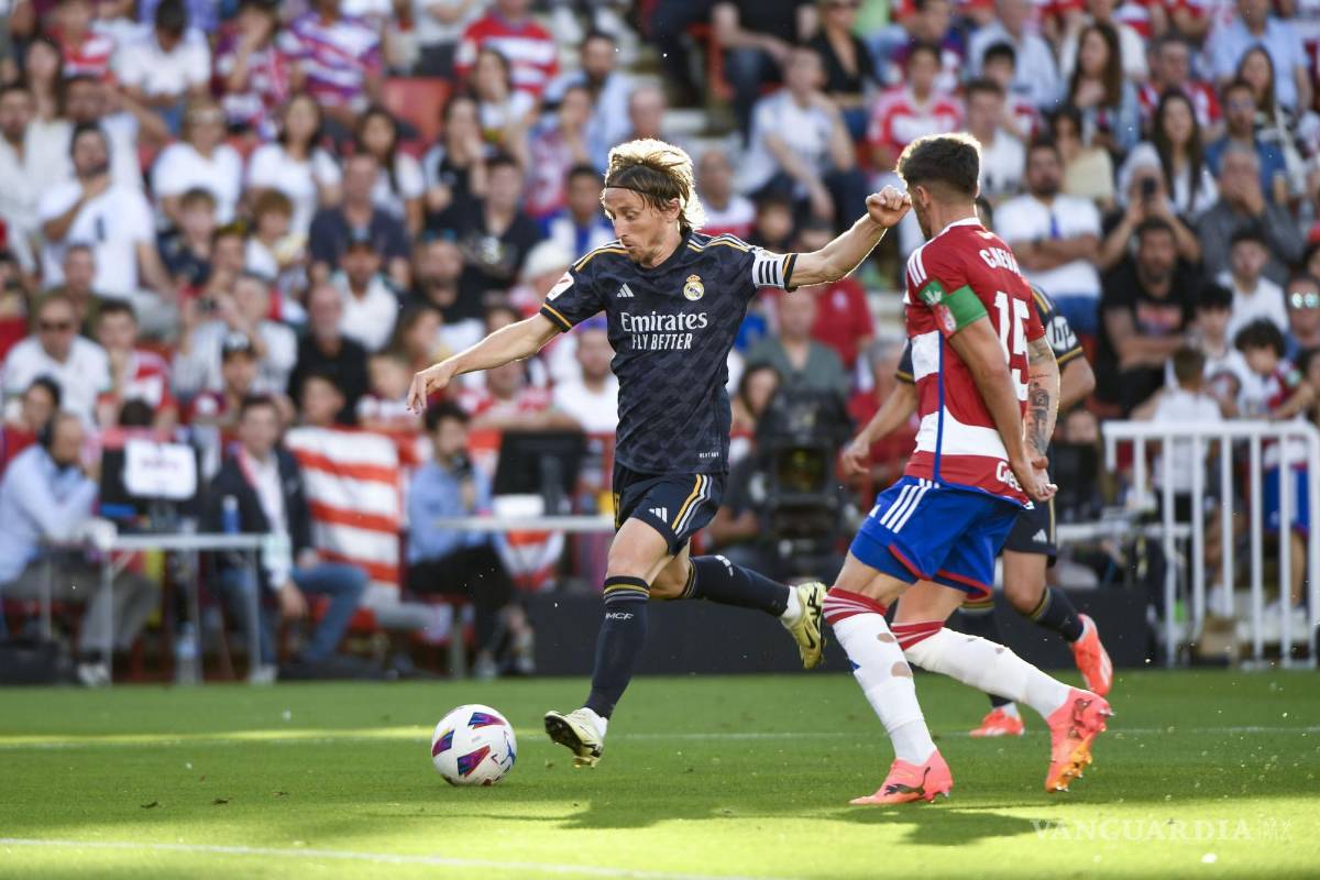 ¡Real Madrid arrasa 4-0 al Granada en Los Cármenes!