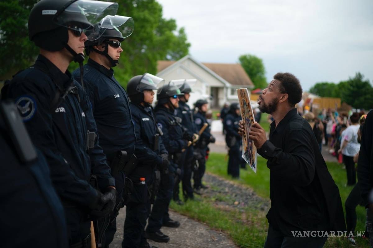 $!Violentas protestas y saqueos en Minneapolis por la muerte de George Floyd por abuso policial (fotos)