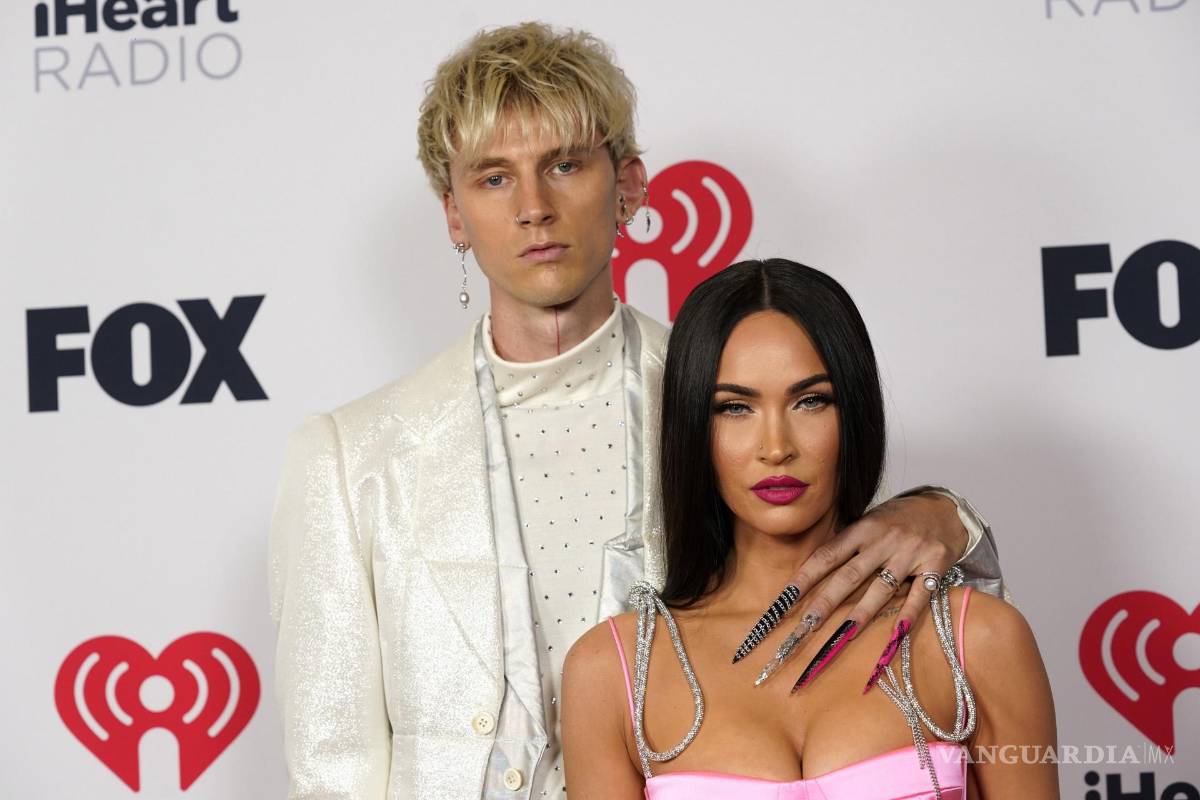 Machine Gun Kelly y Megan Fox se comprometen: ‘Brindamos con nuestra propia sangre’